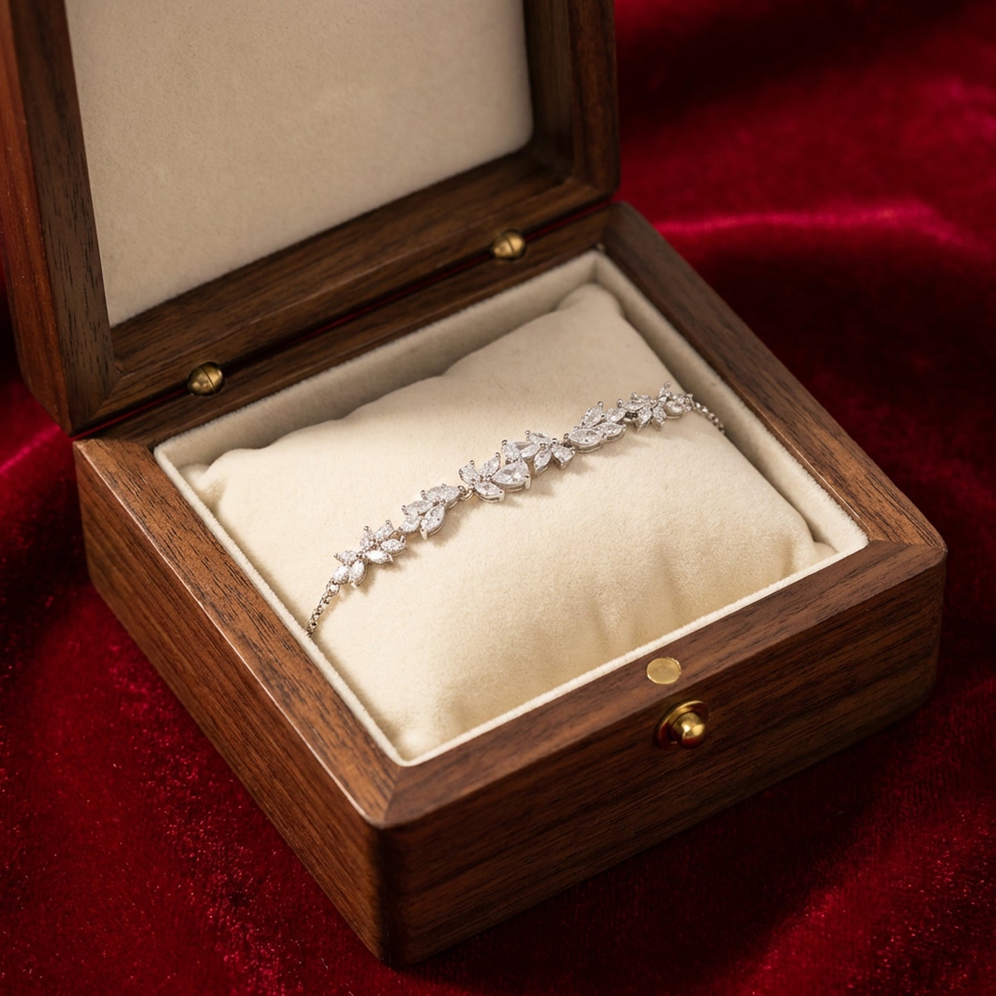 Silver Leaf Elegance Bracelet