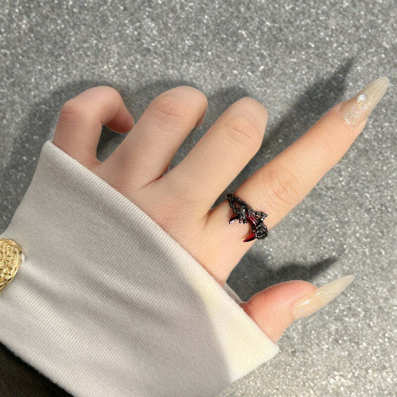 Crimson Horn Ring